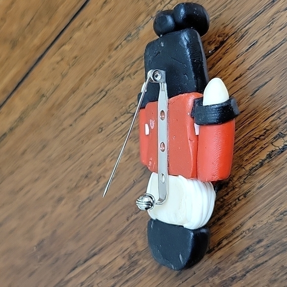 Vtg Hand-Made Nutcracker Brooch - Picture 3 of 4